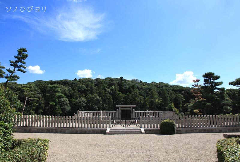 02Tomb of the Emperor-japan15-01